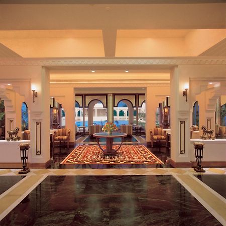 트라이던트 자이푸르 호텔 외부 사진 The lobby of the Taj Bengal