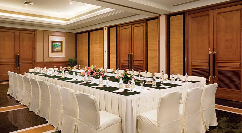트라이던트 자이푸르 호텔 외부 사진 A meeting room at the Taj Bengal