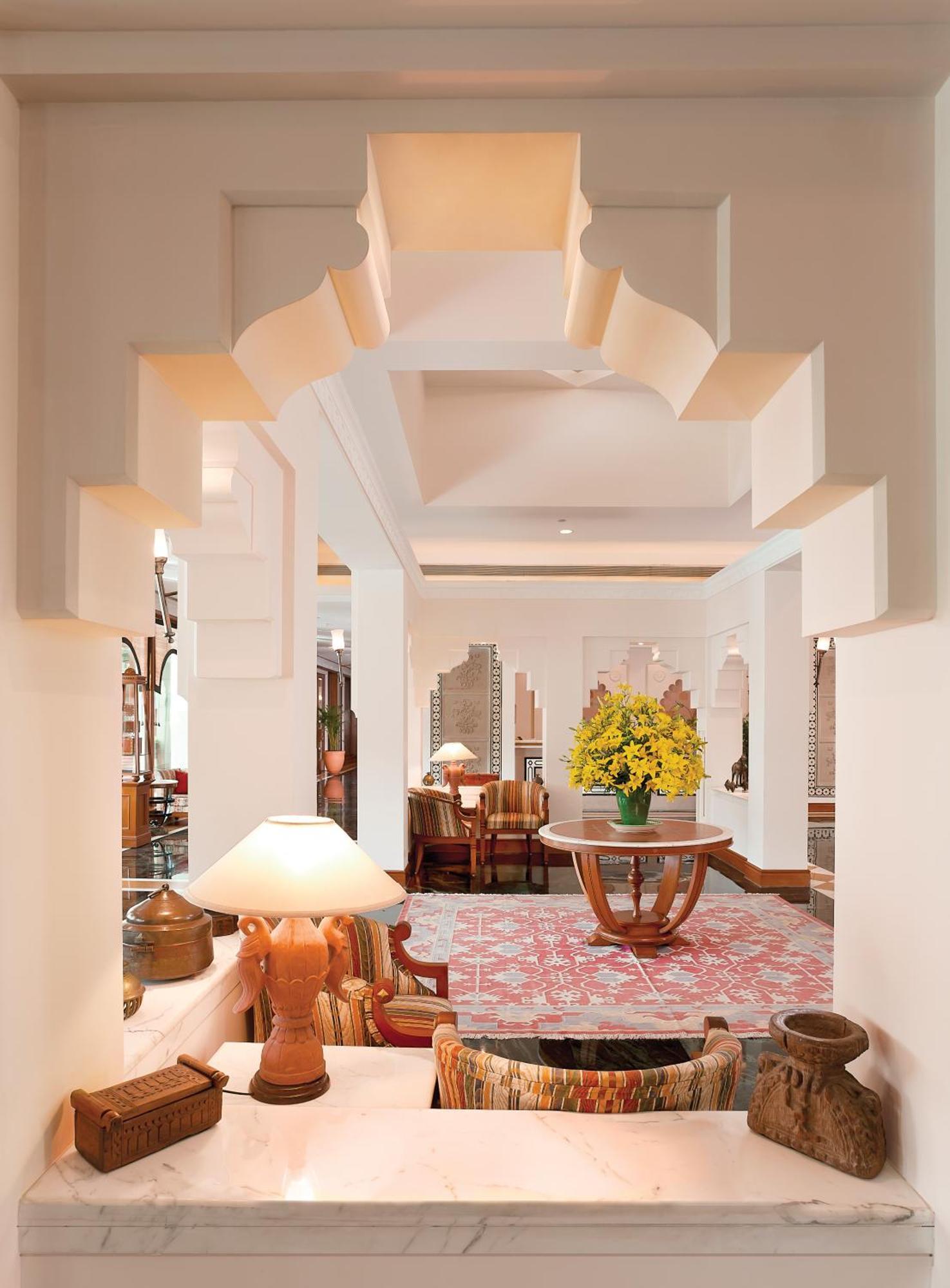 트라이던트 자이푸르 호텔 외부 사진 The lobby of the Taj Bengal